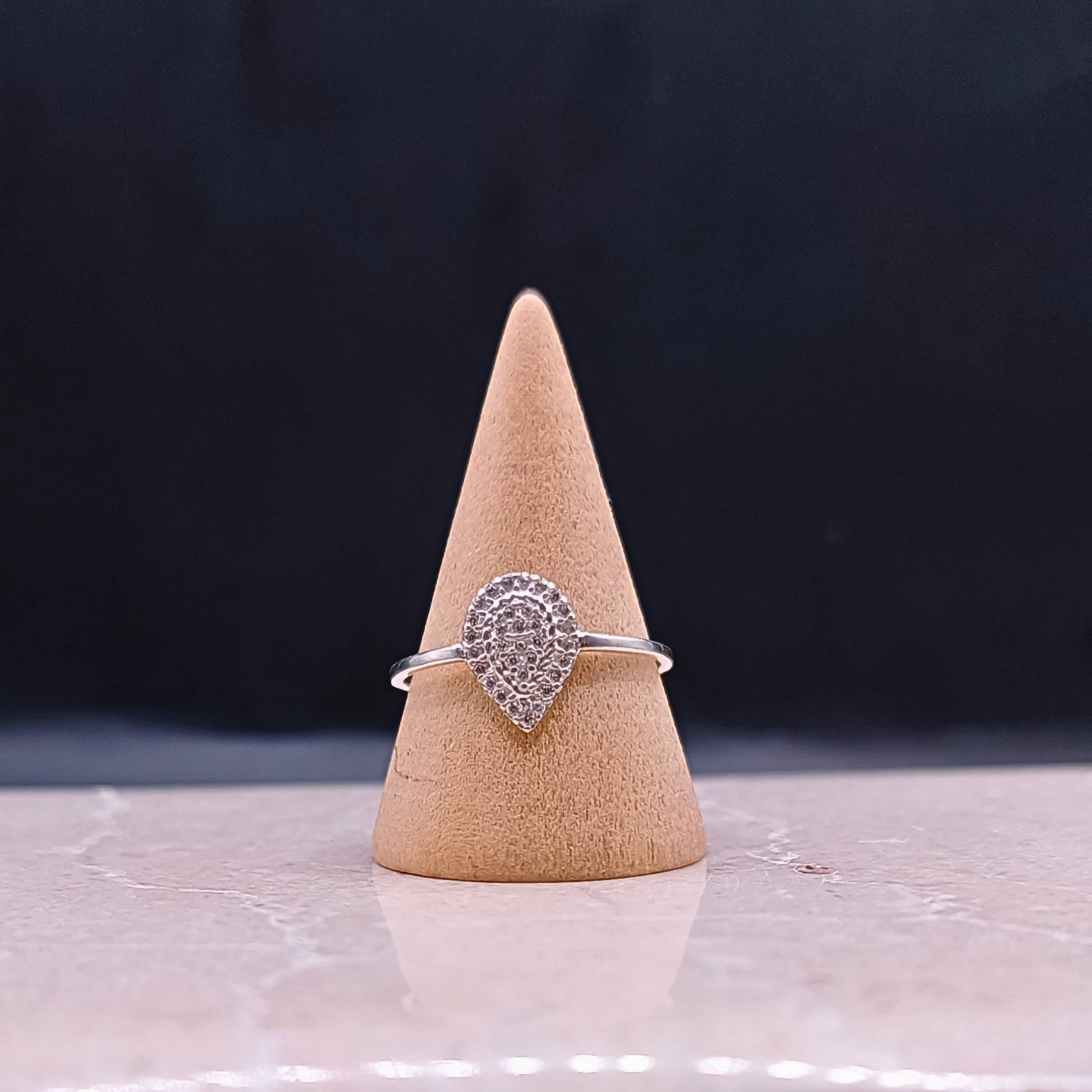 White & Blue Zircon Ring - Image 2